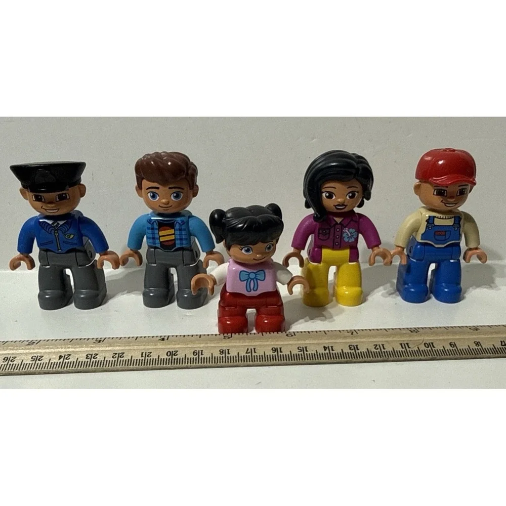 Lego Duplo Figure LOT Of 5 Farmer Trucker Cop Hawaii Lady Man Little Girl‎ Dad
